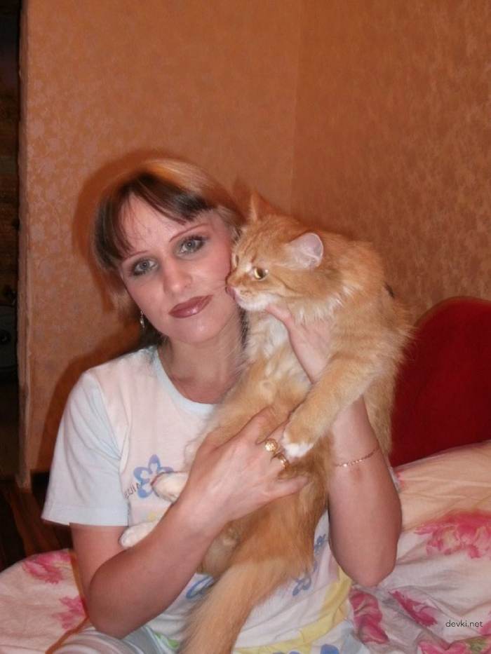Mature Aunt's Homemade Explicit Photos: Hot and Uncensored Shots