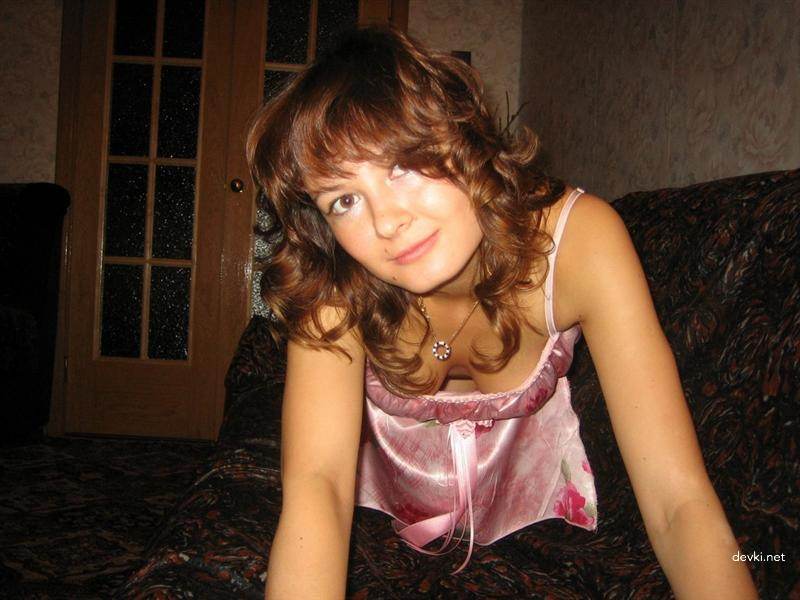 Sexy Girl Poses at Home: Amateur Explicit Photo Shoot