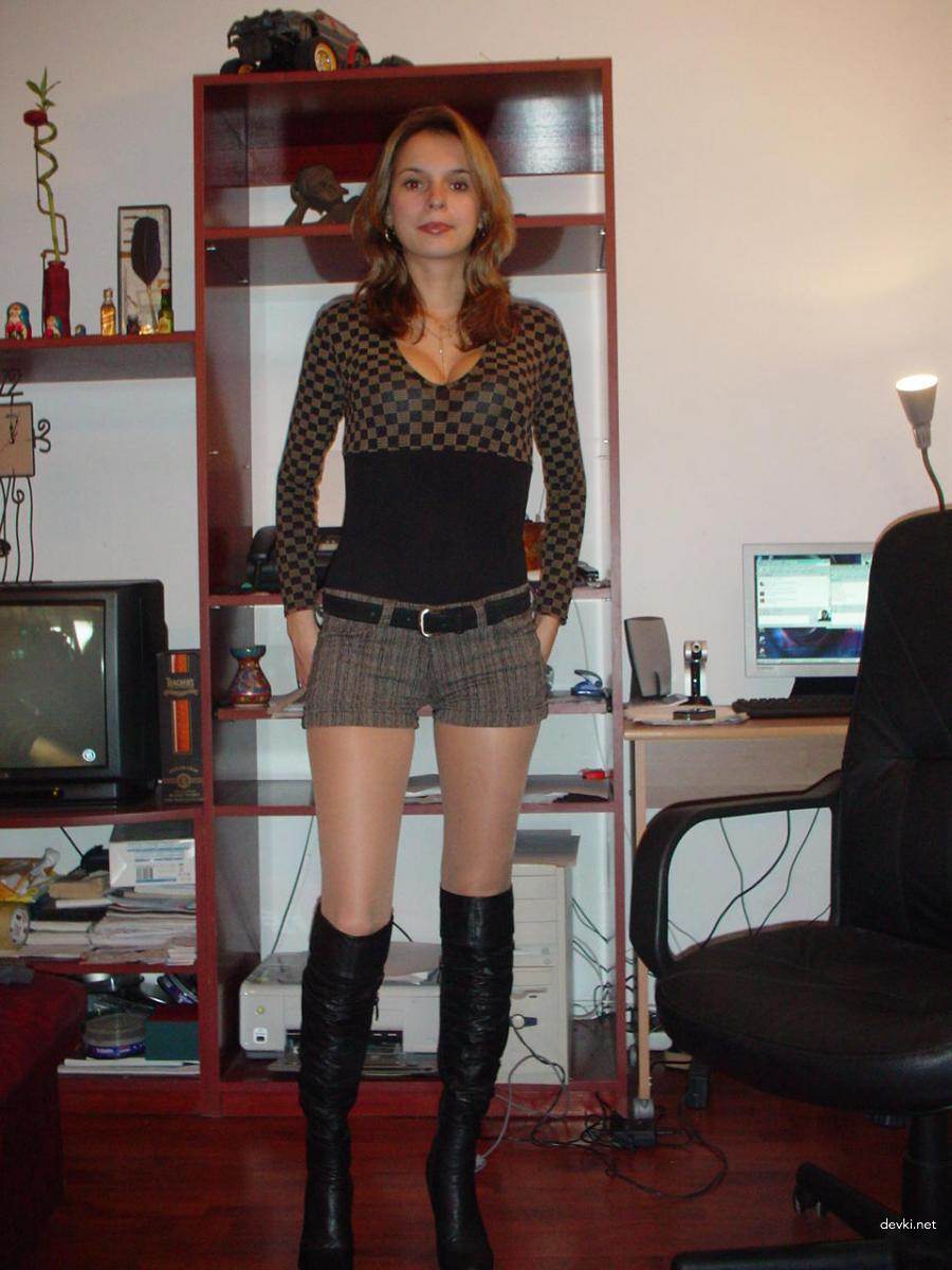 Slim amateur's explicit home photoshoot with popular keywords for maximum directness.