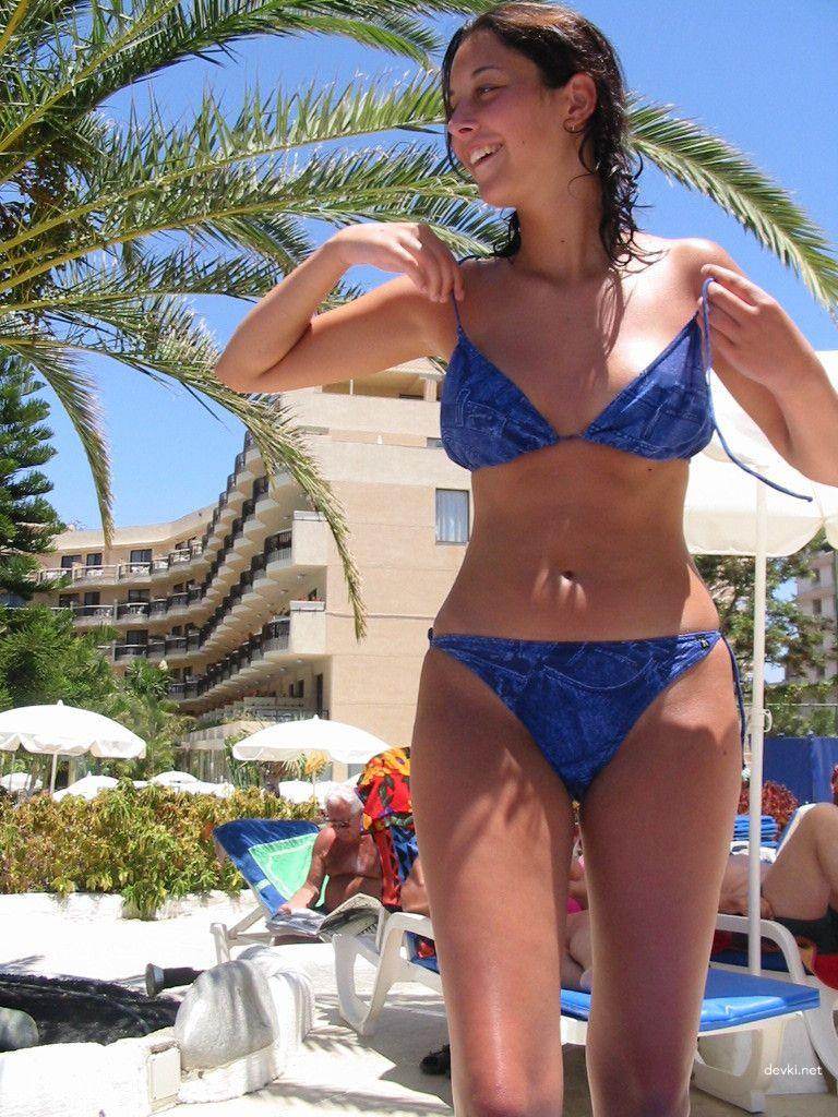 Explicit Erotic Album of Slim Brunette - Amateur Nude Photos