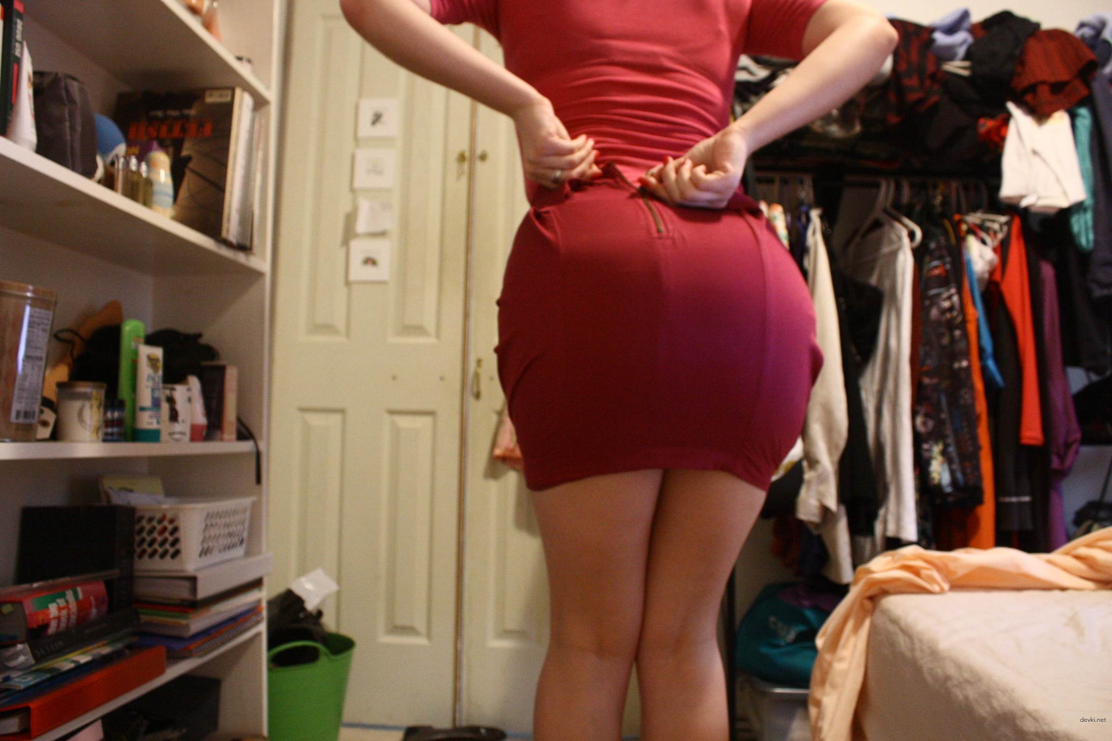 Sexy Chick's Round Bouncing Ass - Explicit Amateur Photo