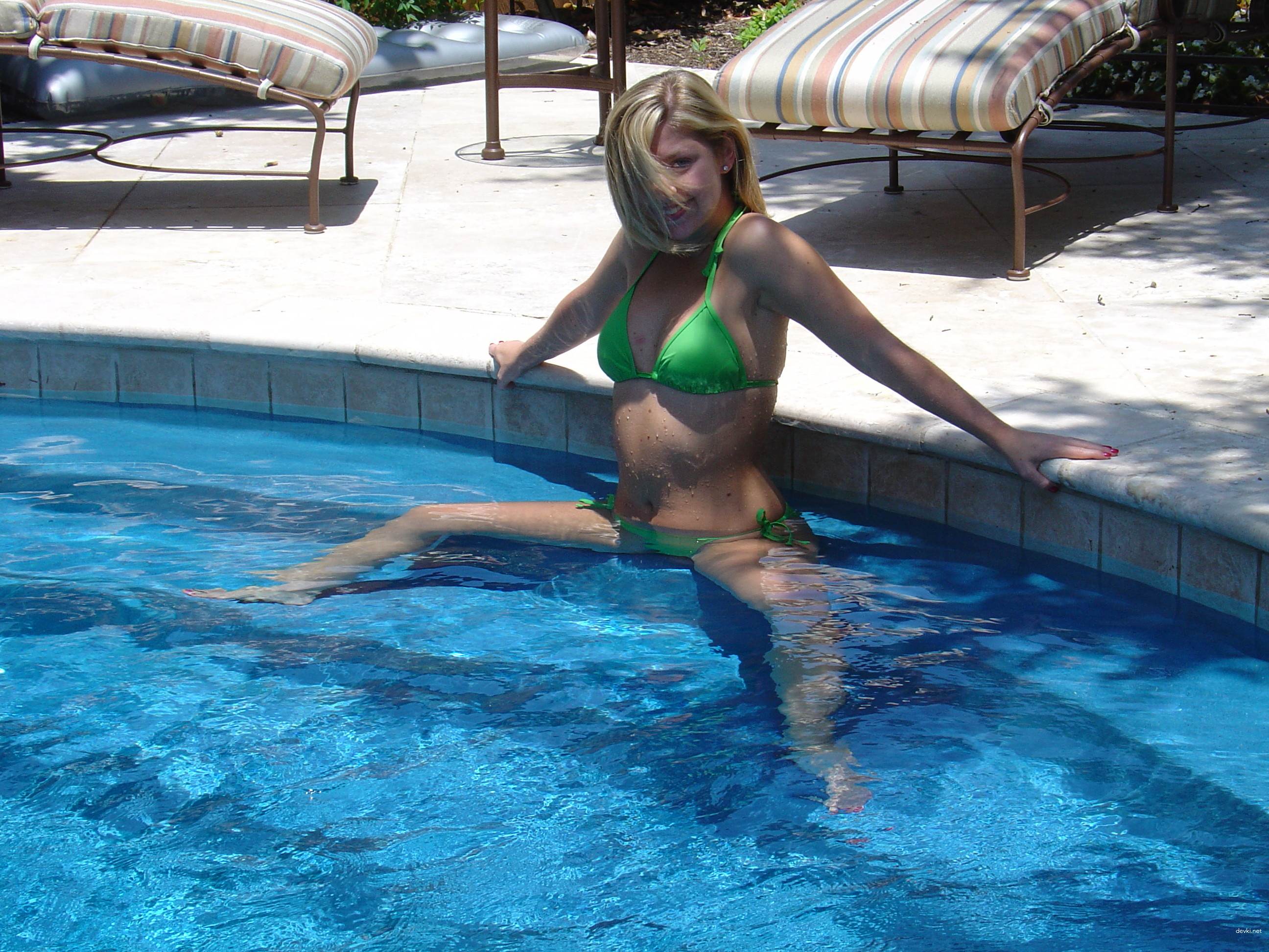 Wet Blonde by the Pool: Explicit Amateur Poolside Photo Shoot