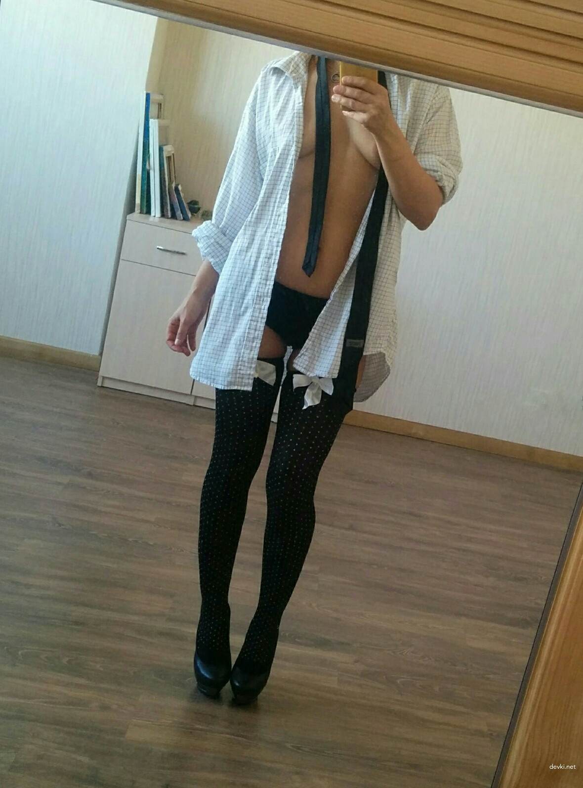 Hot Russian Amateur Erotica Featuring Cute Girl – Explicit Photos