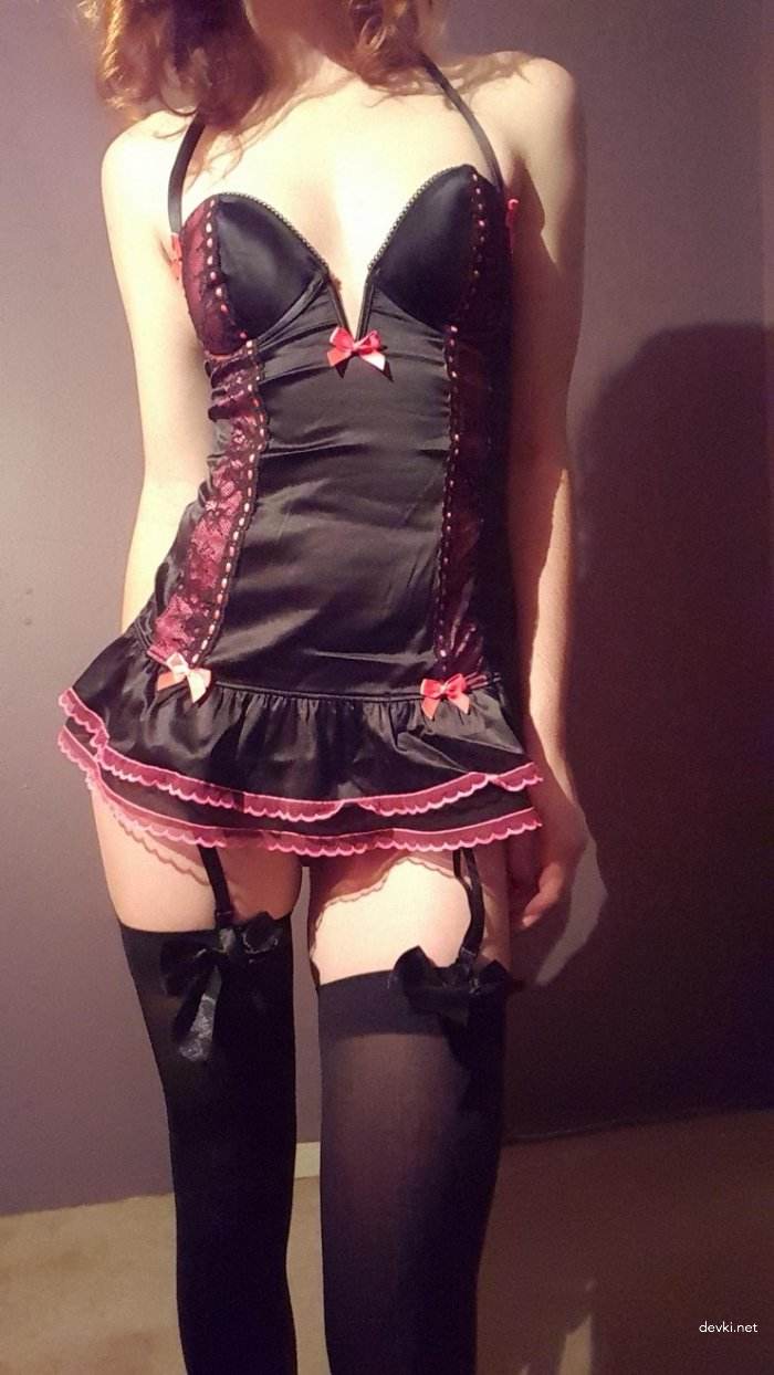 Explicit Amateur Girl Taking Intimate Nude Photos - XXX Selfie Session