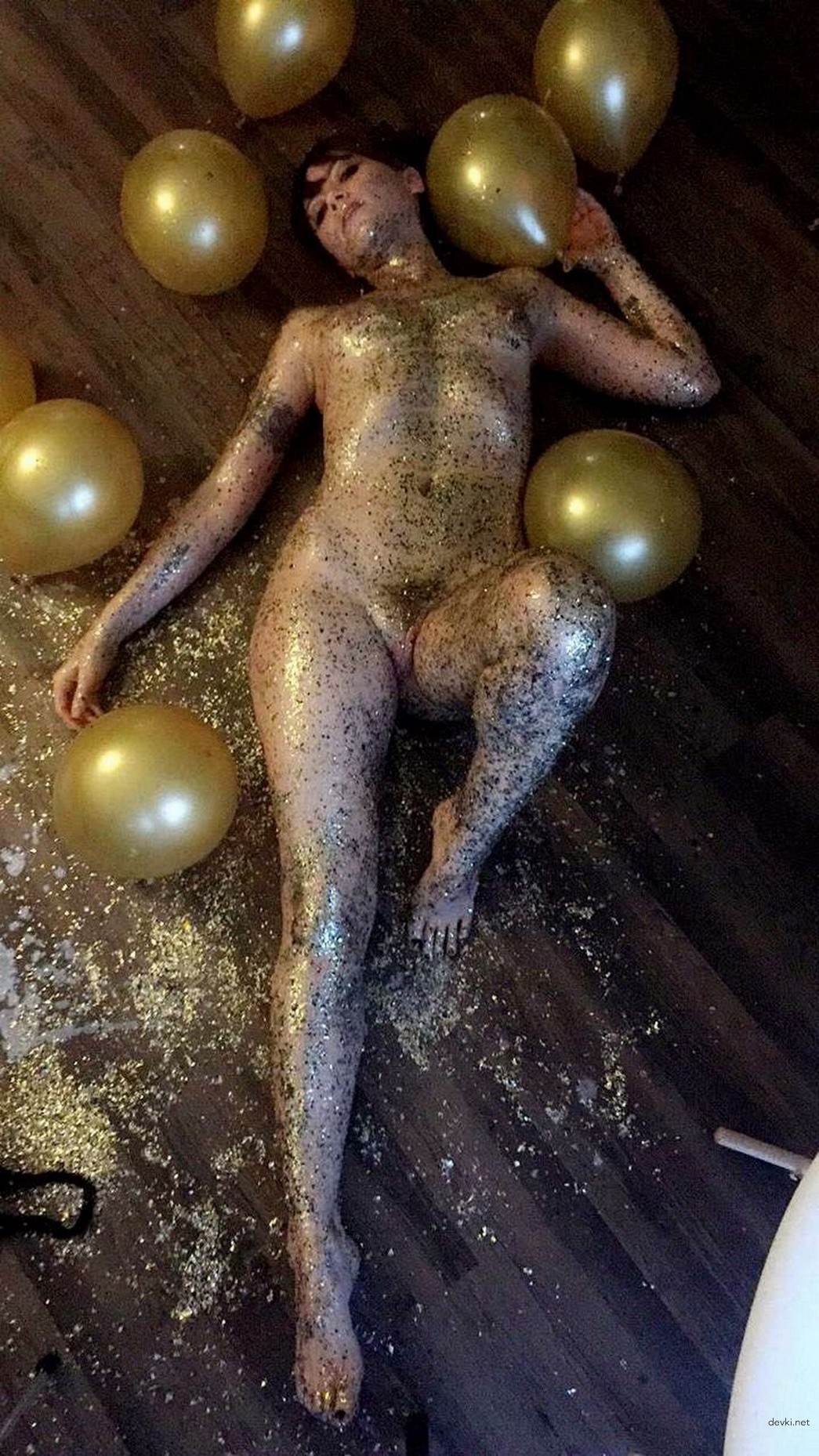 Big Ass Brunette Babe in Explicit Porn Photo