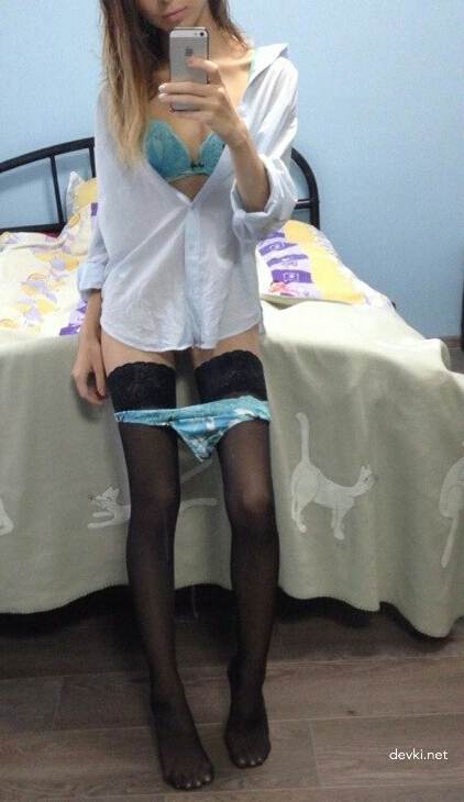 Sexy Amateur Girl Capturing Her Erotic Body - Explicit Selfie Photos