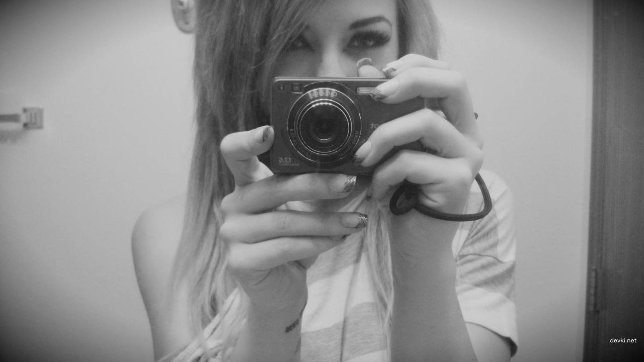 Hot Naked Girl in Private Photo - Explicit Amateur Nudes