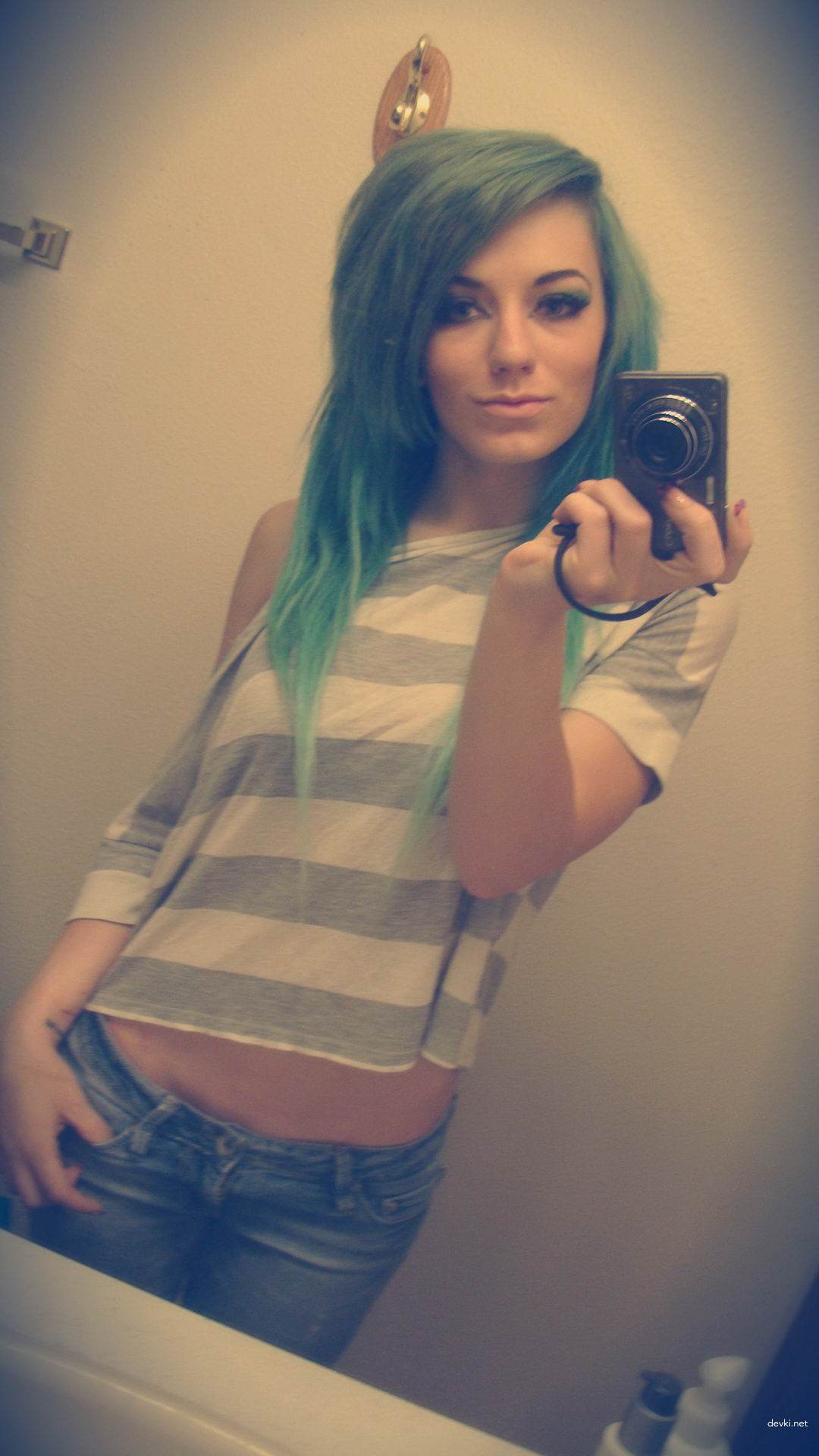 Hot Naked Girl in Private Photo - Explicit Amateur Nudes