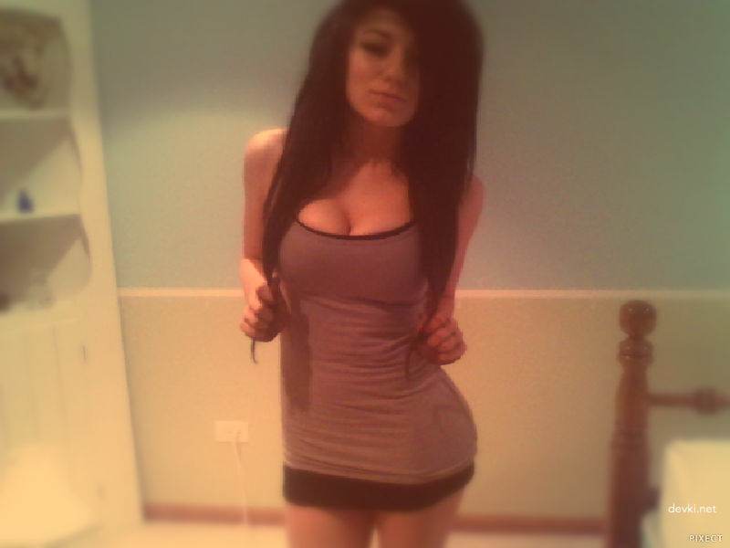 Hot Naked Girl in Private Photo - Explicit Amateur Nudes