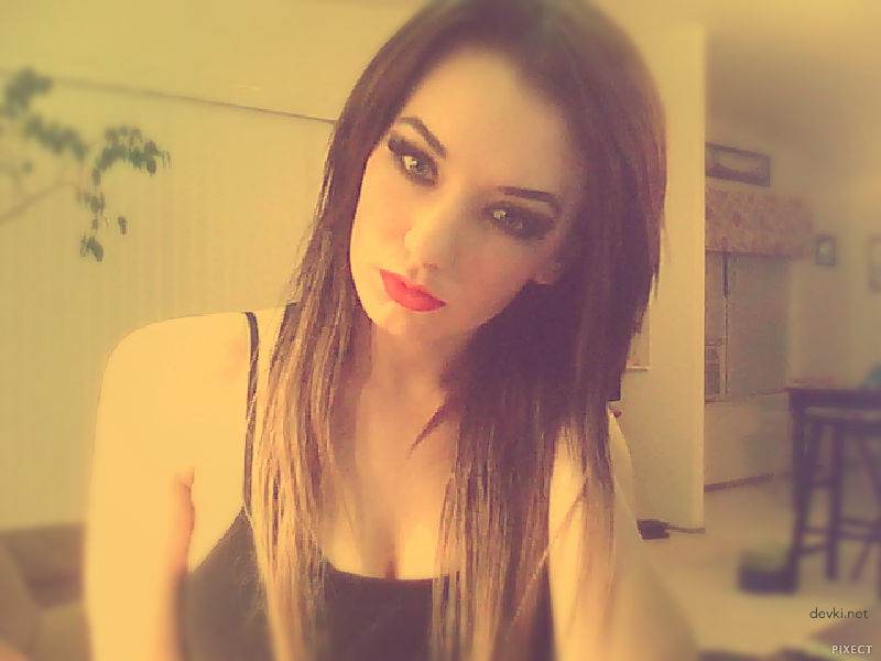 Hot Naked Girl in Private Photo - Explicit Amateur Nudes