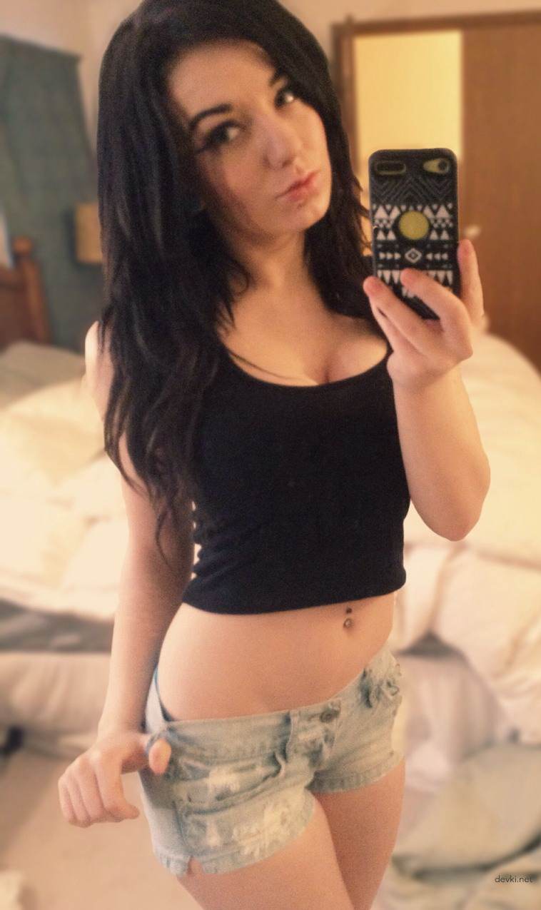 Hot Naked Girl in Private Photo - Explicit Amateur Nudes