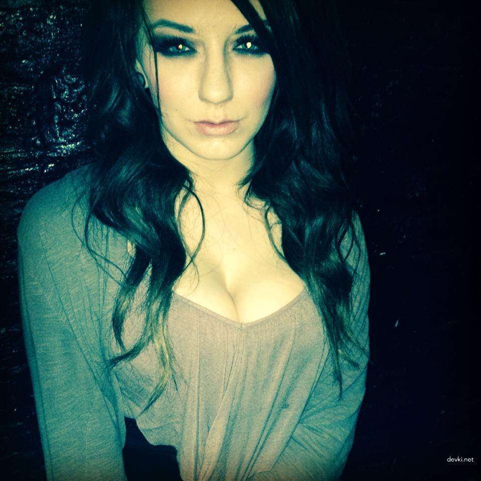 Hot Naked Girl in Private Photo - Explicit Amateur Nudes