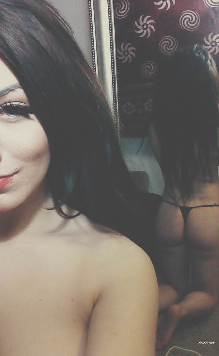 Hot Naked Girl in Private Photo - Explicit Amateur Nudes