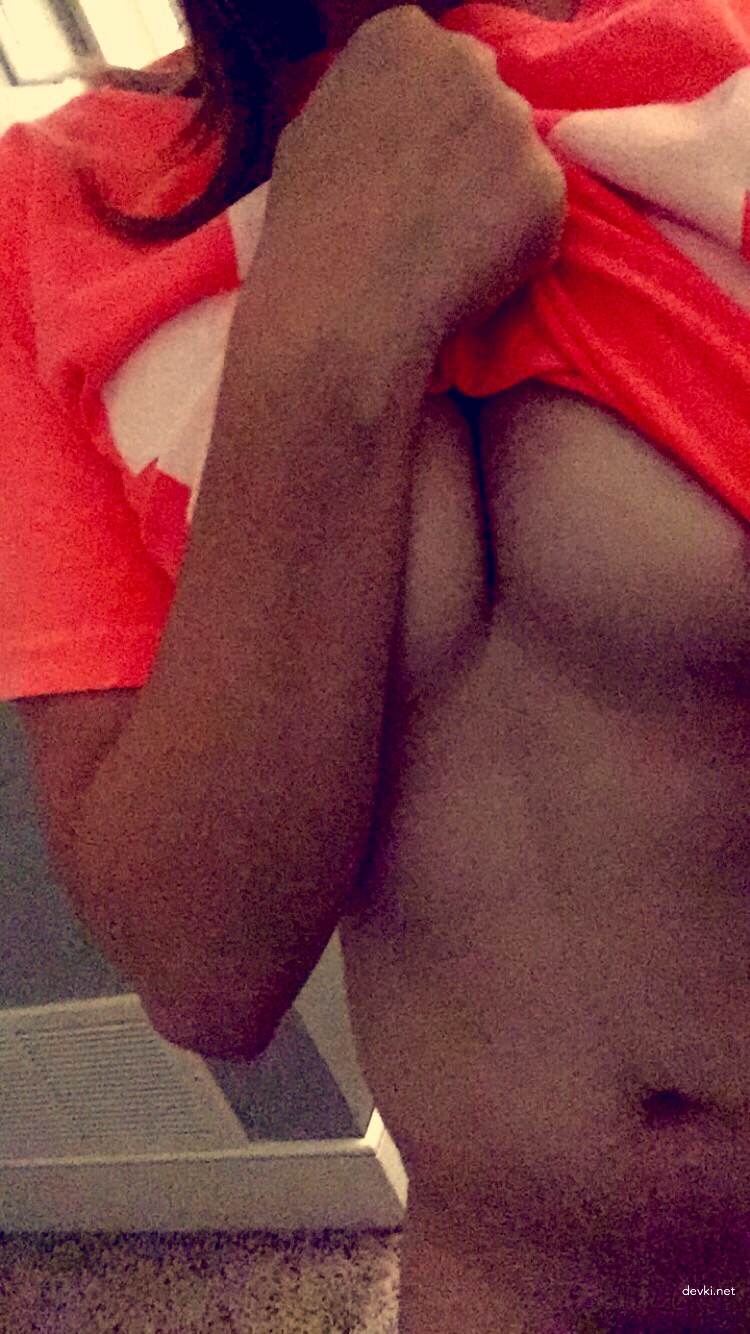 Amateur Blonde Babe's Erotic Photoshoot: Explicit and Seductive