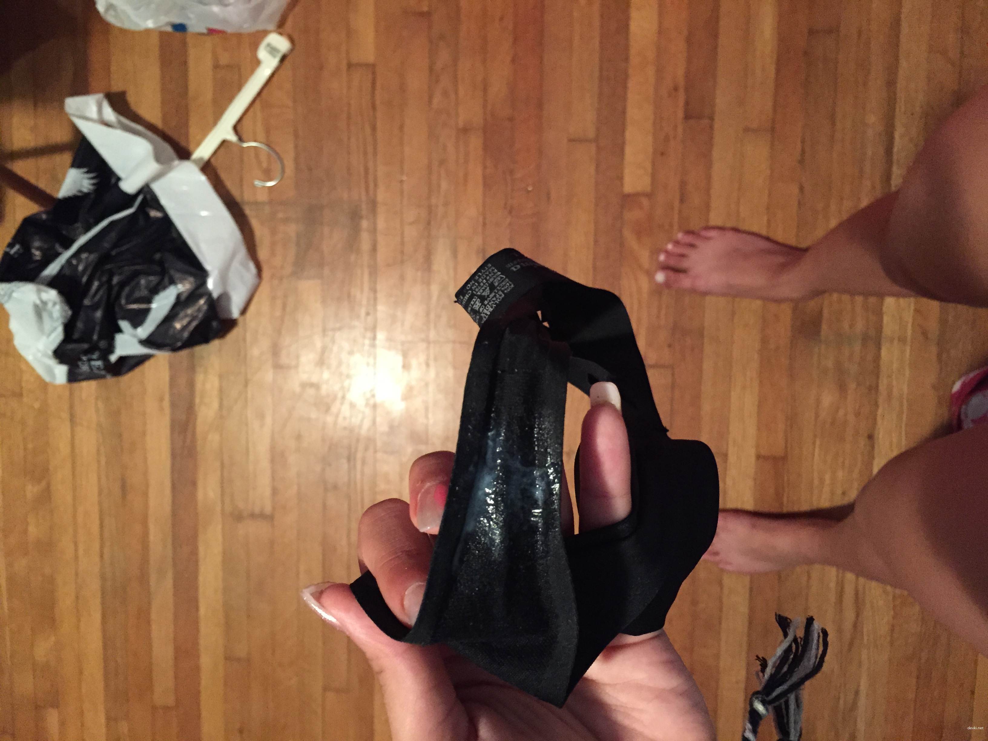 Attractive Babe with Round Ass: Explicit Amateur Photo