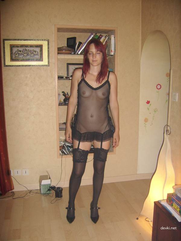 Seductive Redhead Girl in Stockings: Explicit Amateur Erotica