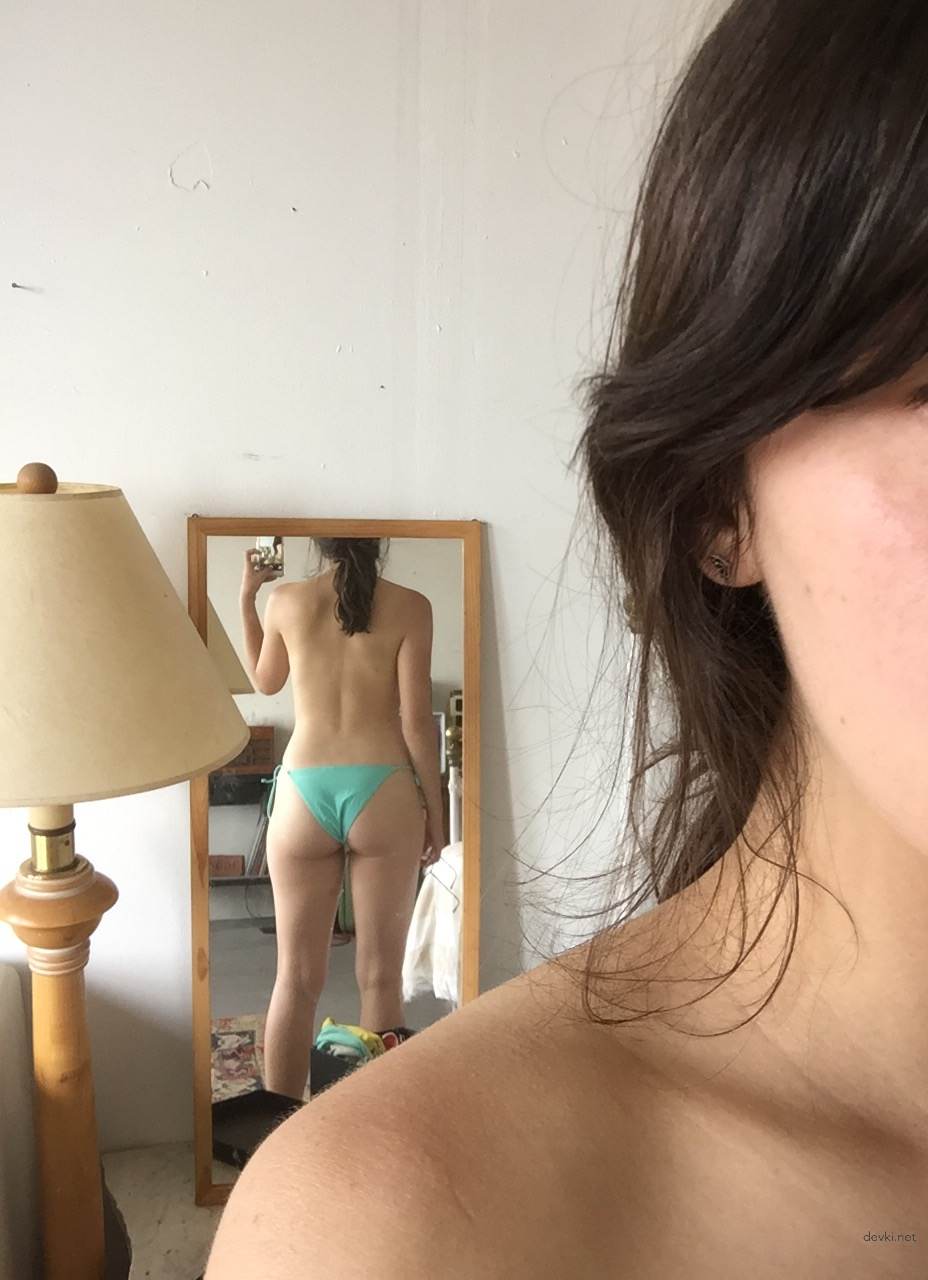 Amateur Bikini Babe with Hairy Pussy - Explicit Amateur Photos