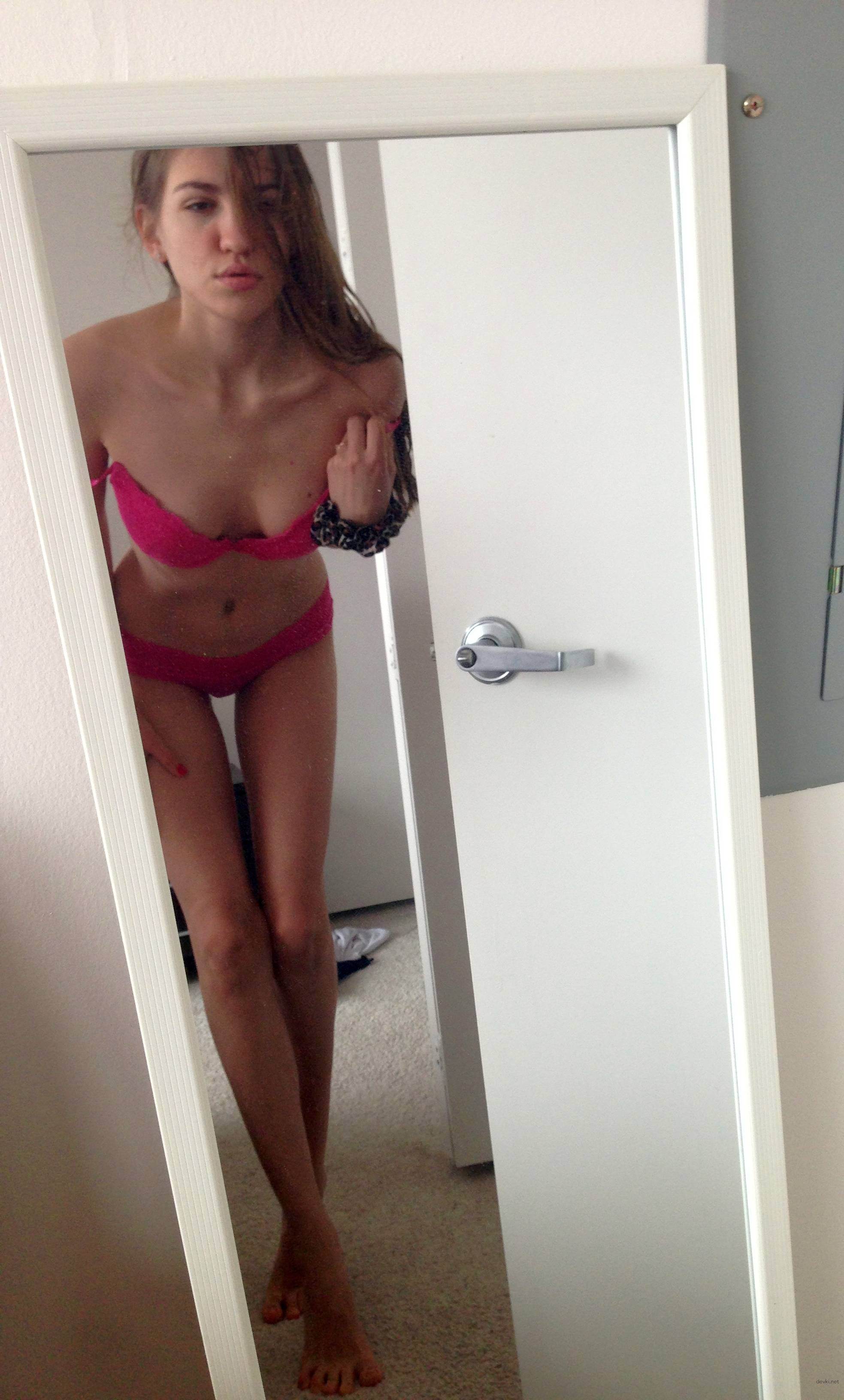 Seductive Amateur Girl Poses Nude at Home - Slim Russian Beauty in Explicit Photoshoot