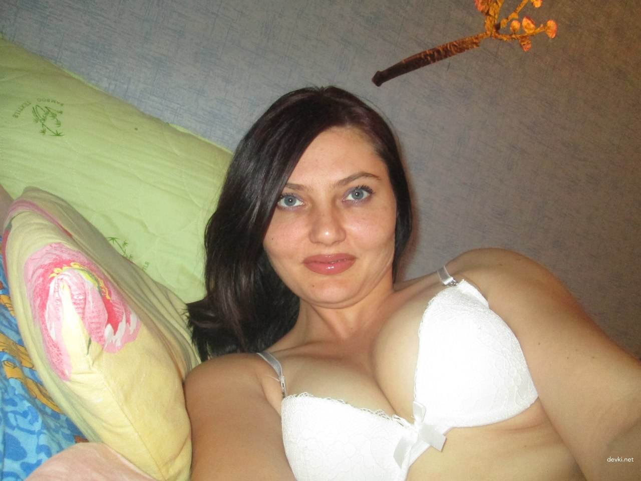 Private Nude Brunette in Stockings Amateur Photo: Explicit and Bold Shot