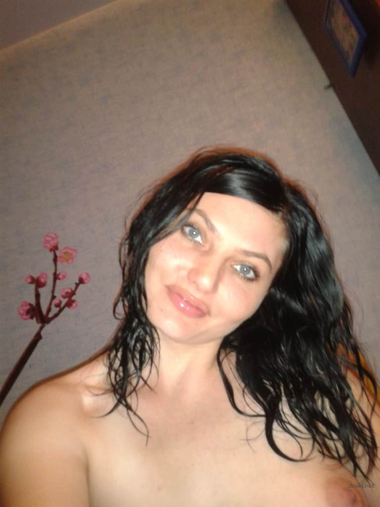 Private Nude Brunette in Stockings Amateur Photo: Explicit and Bold Shot