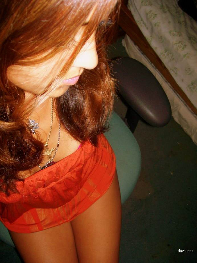 Seductive Latina Amateur Erotica: Explicit Photos of a Hot Latina Girl