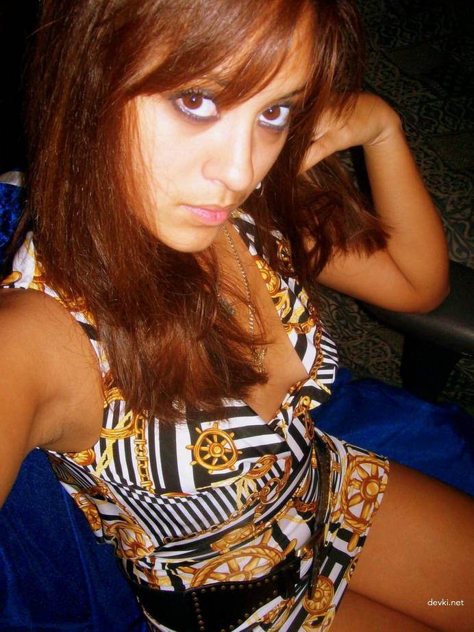 Seductive Latina Amateur Erotica: Explicit Photos of a Hot Latina Girl