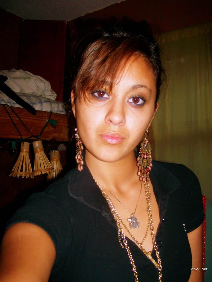 Seductive Latina Amateur Erotica: Explicit Photos of a Hot Latina Girl