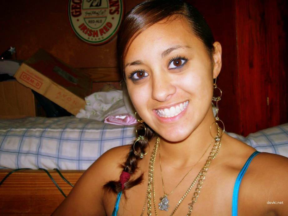 Seductive Latina Amateur Erotica: Explicit Photos of a Hot Latina Girl