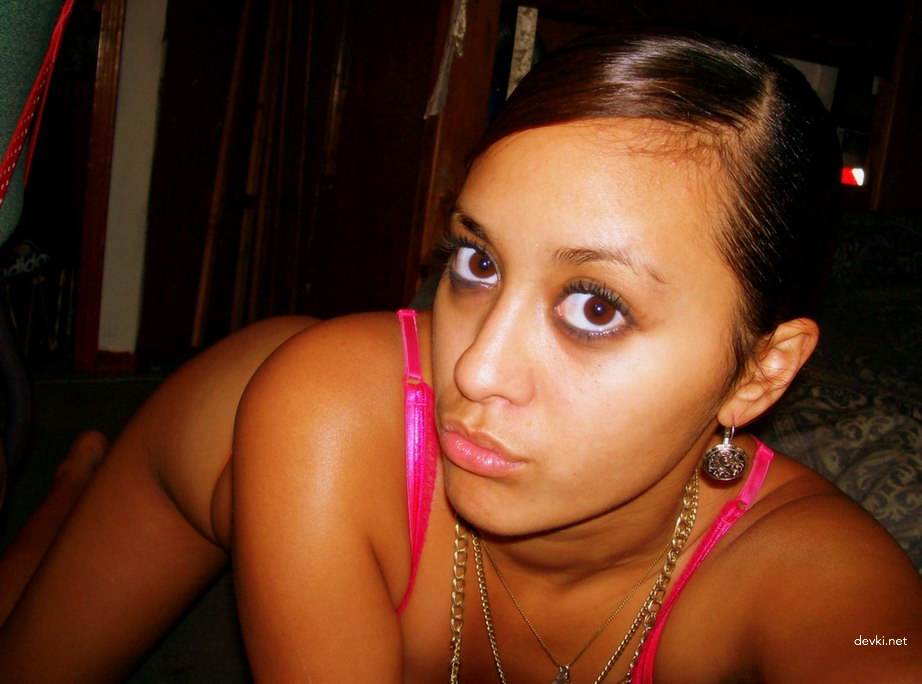 Seductive Latina Amateur Erotica: Explicit Photos of a Hot Latina Girl
