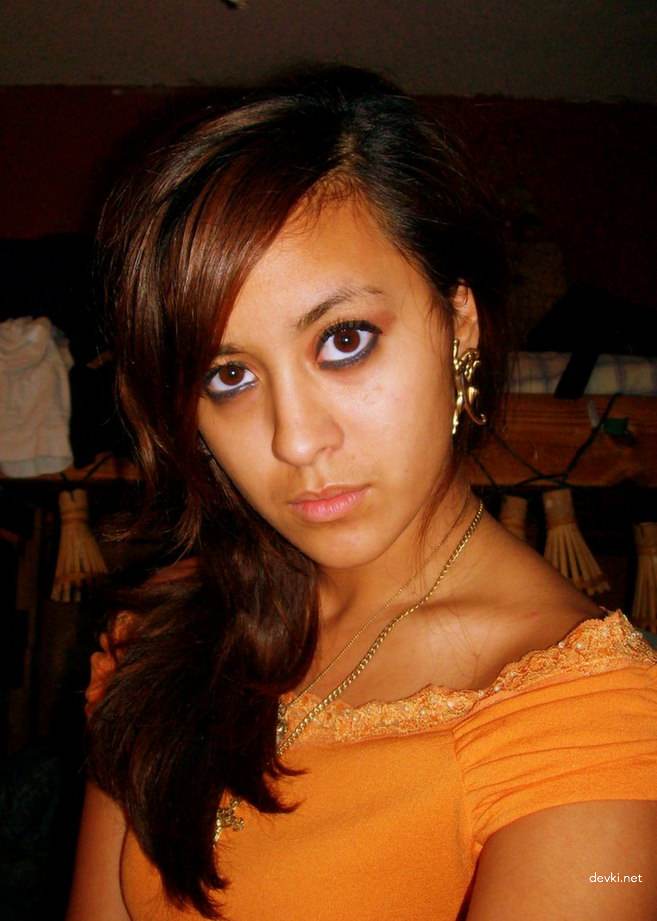 Seductive Latina Amateur Erotica: Explicit Photos of a Hot Latina Girl