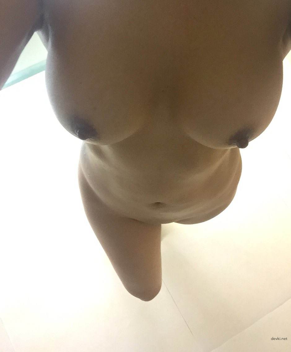 Hot Brunette's Naughty Homemade Selfies: Explicit Amateur Sex Pics