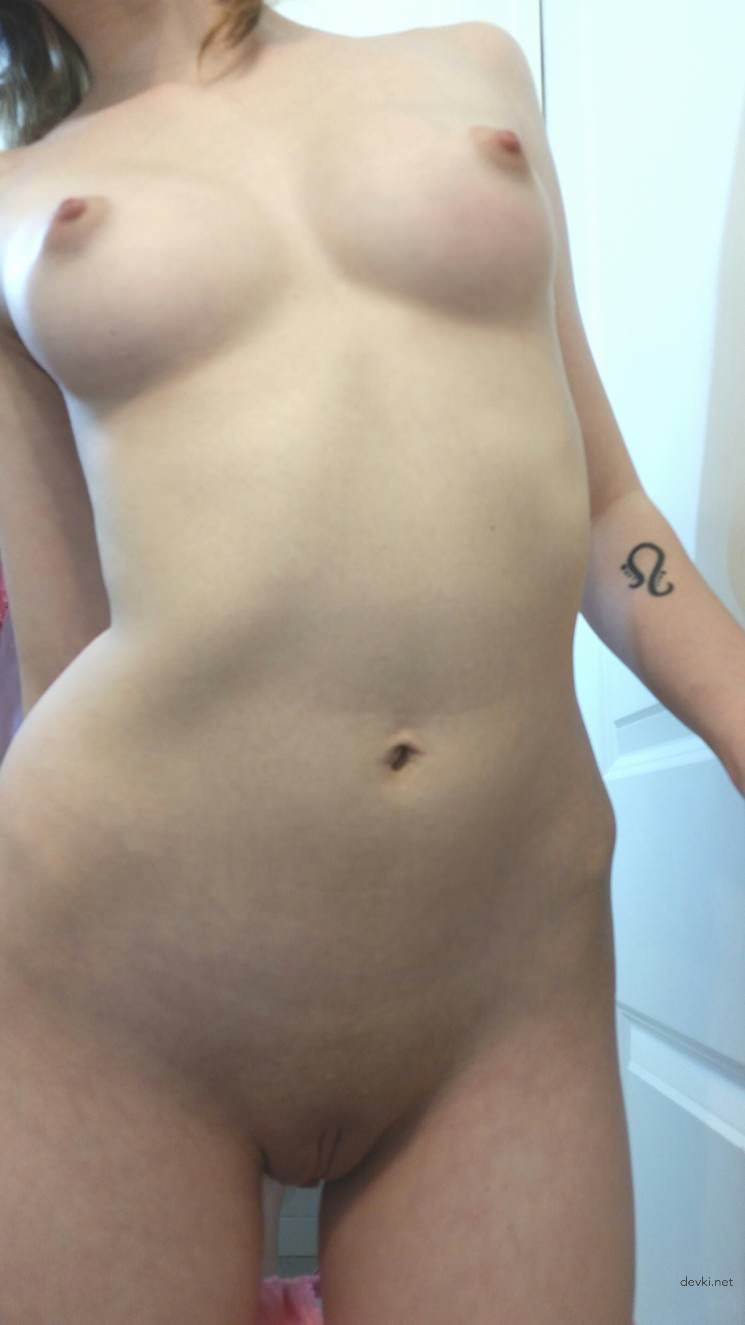 Provocative Amateur Photos of Busty Girlfriend - Explicit Erotica with Stunning Tits