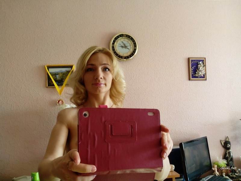 Sexy Mature Blonde Amateur Mirror Selfie - Explicit Erotic Photo