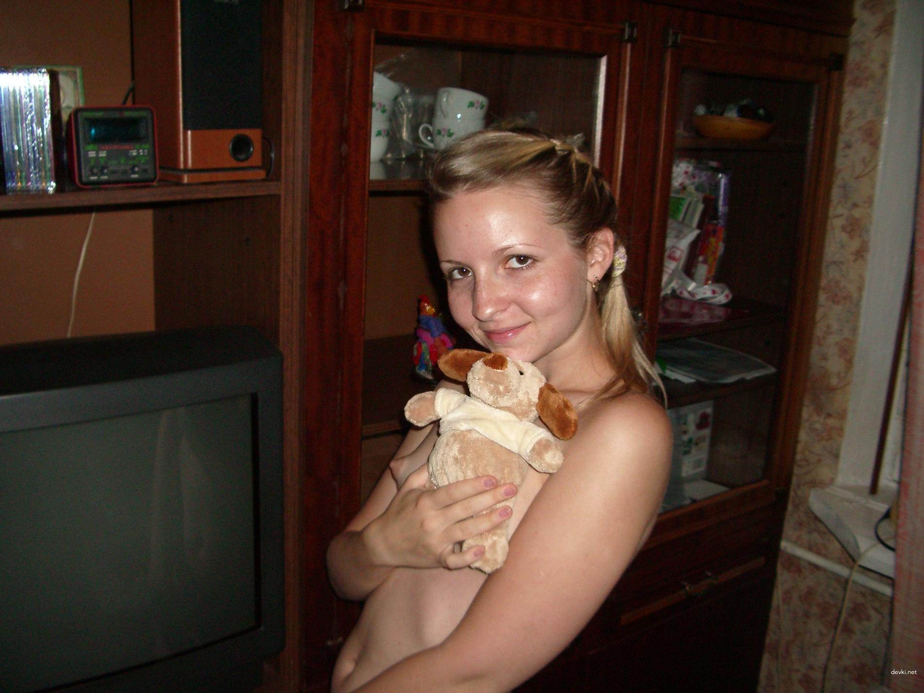 Explicit Amateur Photo: Young Girl with Small Tits