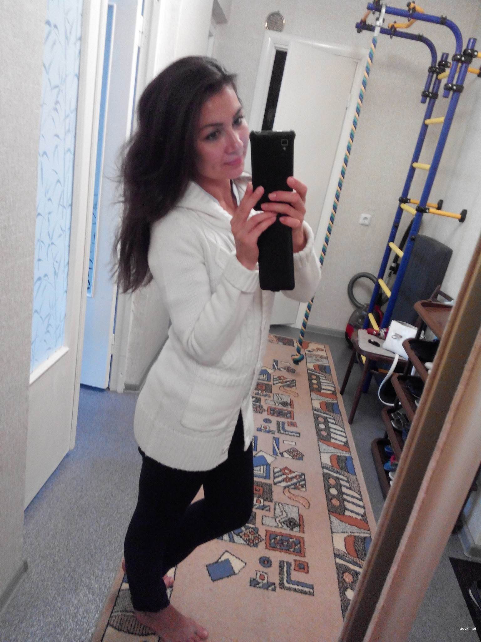 Brunette Takes Explicit Selfies in Mirror - Amateur Porn Photos