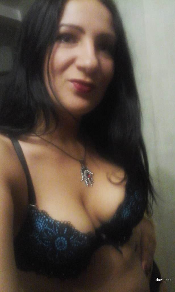 Mature Slut in Full Glory: Explicit MILF Porn Photo