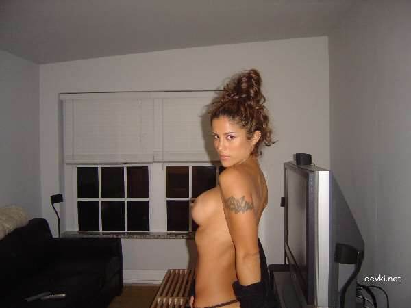 Hot Topless Babes: Amateur Photo Collection of Cute Naked Girls