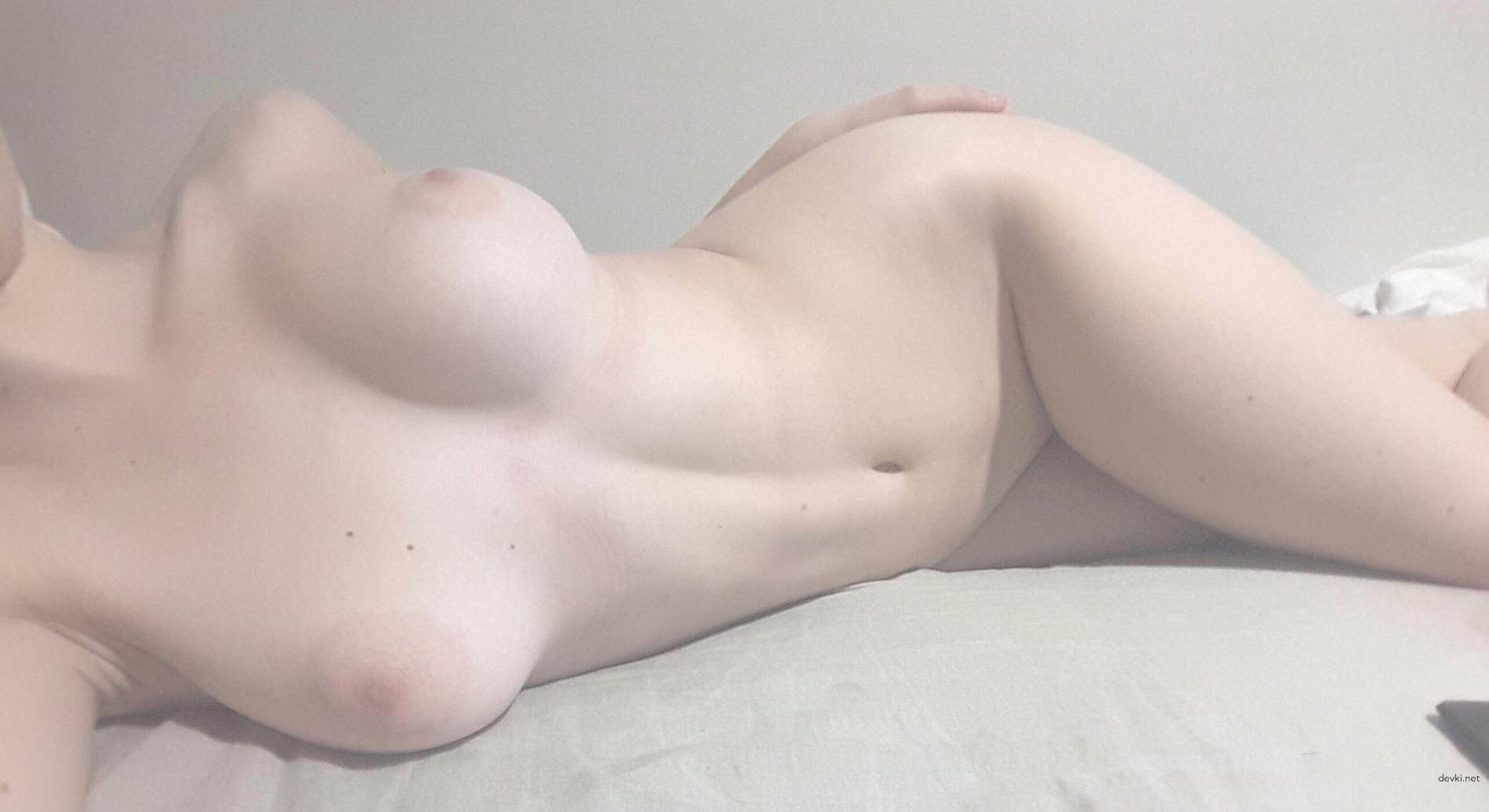 Amateur Home Photos of Sexy Slut: Explicit XXX Pics for Adults