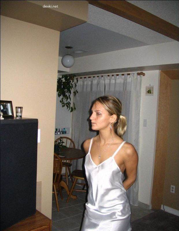 Hot Amateur Photo of Slim Wife - Explicit Homemade Pictures