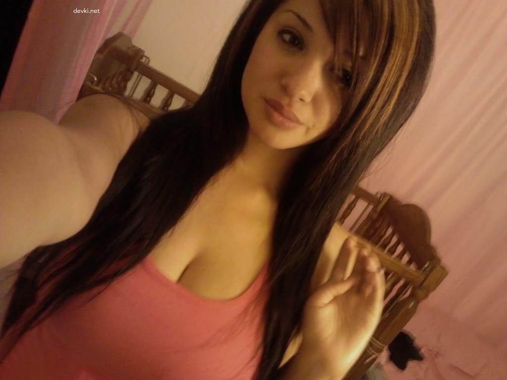 Private Photo of Busty Girl: Explicit Amateur Shot