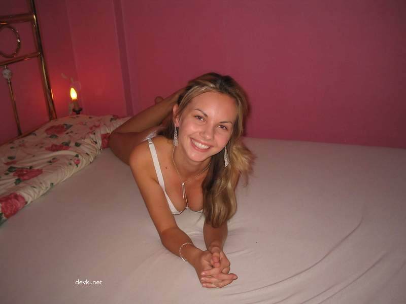 Sexy Young Girls Capturing Each Other - Hot Amateur Photos