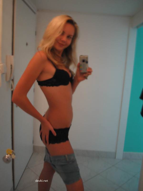 Sexy Young Girls Capturing Each Other - Hot Amateur Photos
