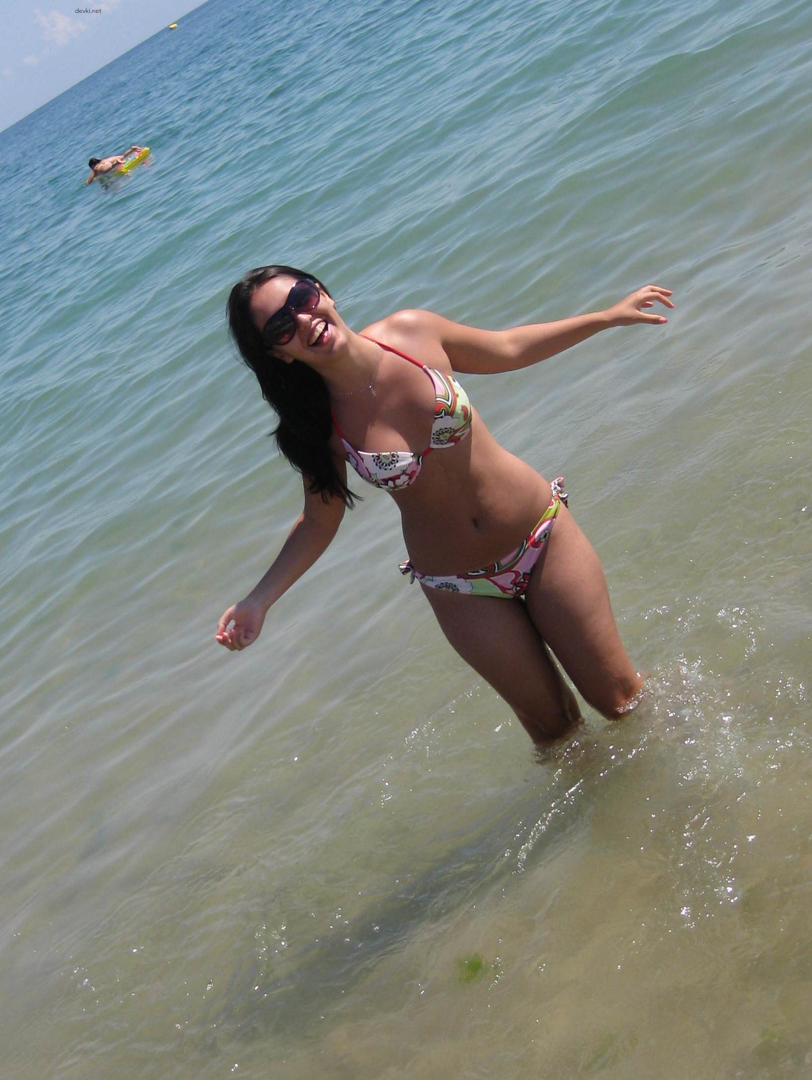 Amateur Brunette's Explicit Erotic Photos: Hot and Steamy XXX Pics!