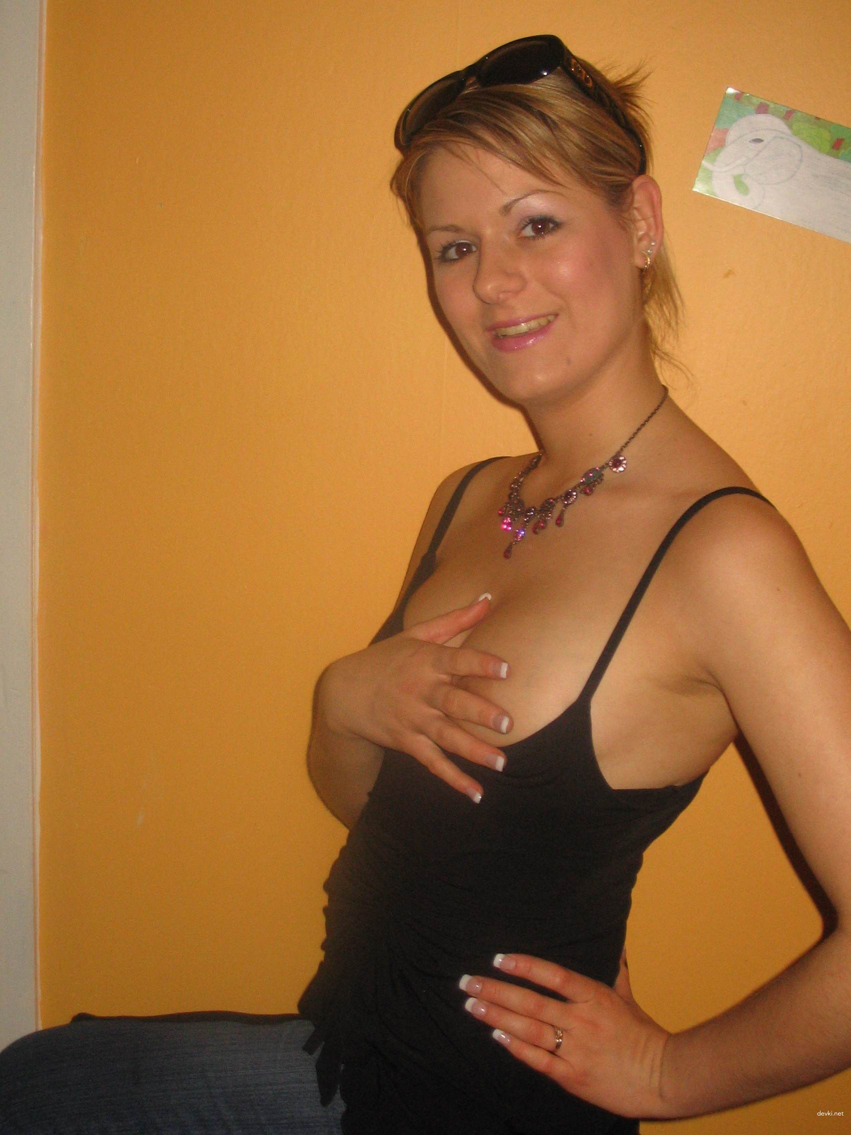 Hot Girls Porn Pics: Explicit XXX Photos of Sexy Babes