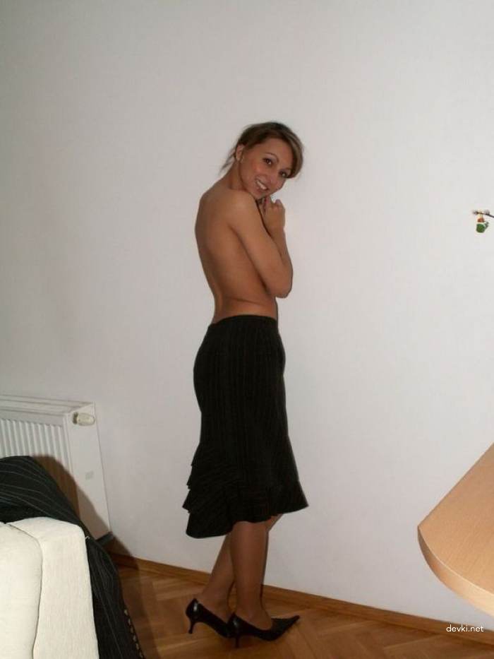 Explicit Amateur Photo of Cute Babe: Hot and Naughty Teen Girl Poses