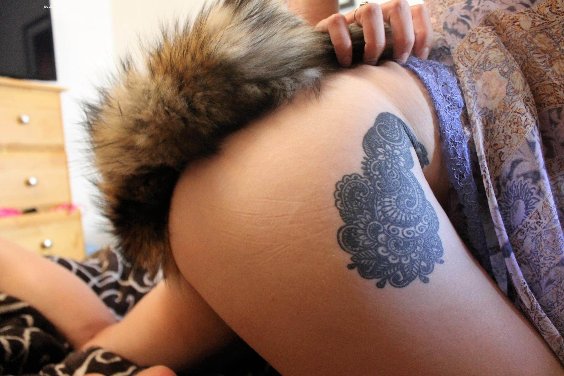 Beauty's Asshole Gets Tailed in Amateur Photo