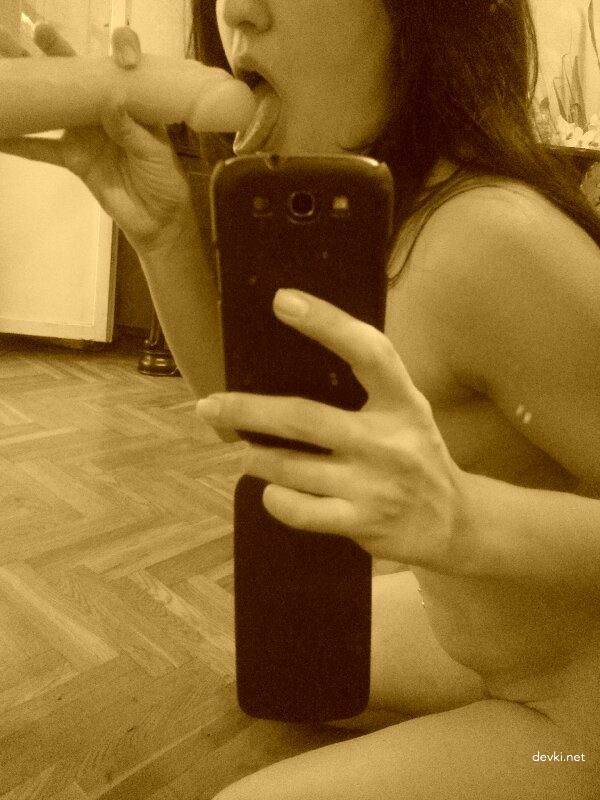 Naked Wife Poses Explicitly: Amateur Nude Photo Shoot