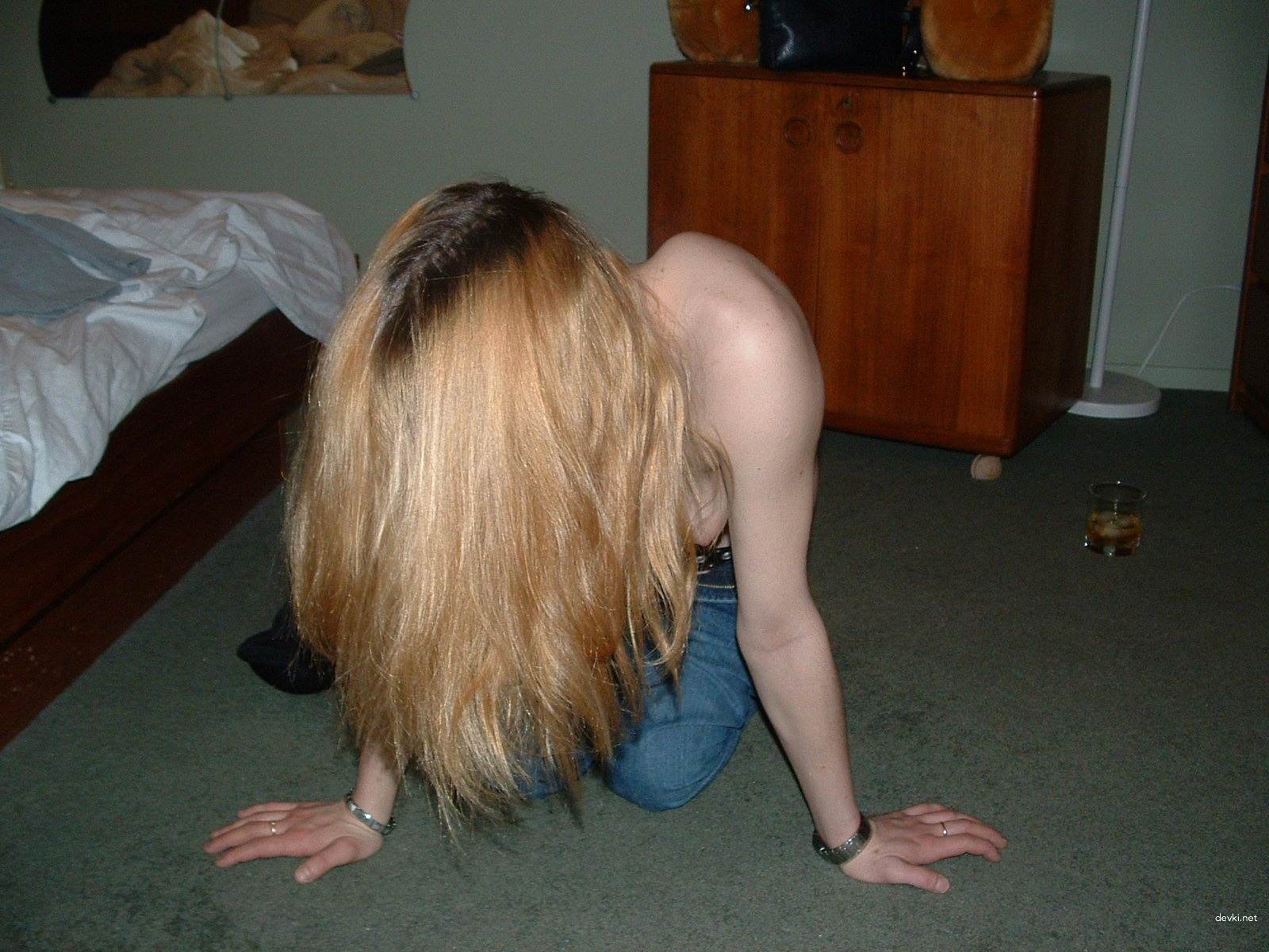 Fiery Redhead Babe Poses - Explicit Amateur Photo Shoot