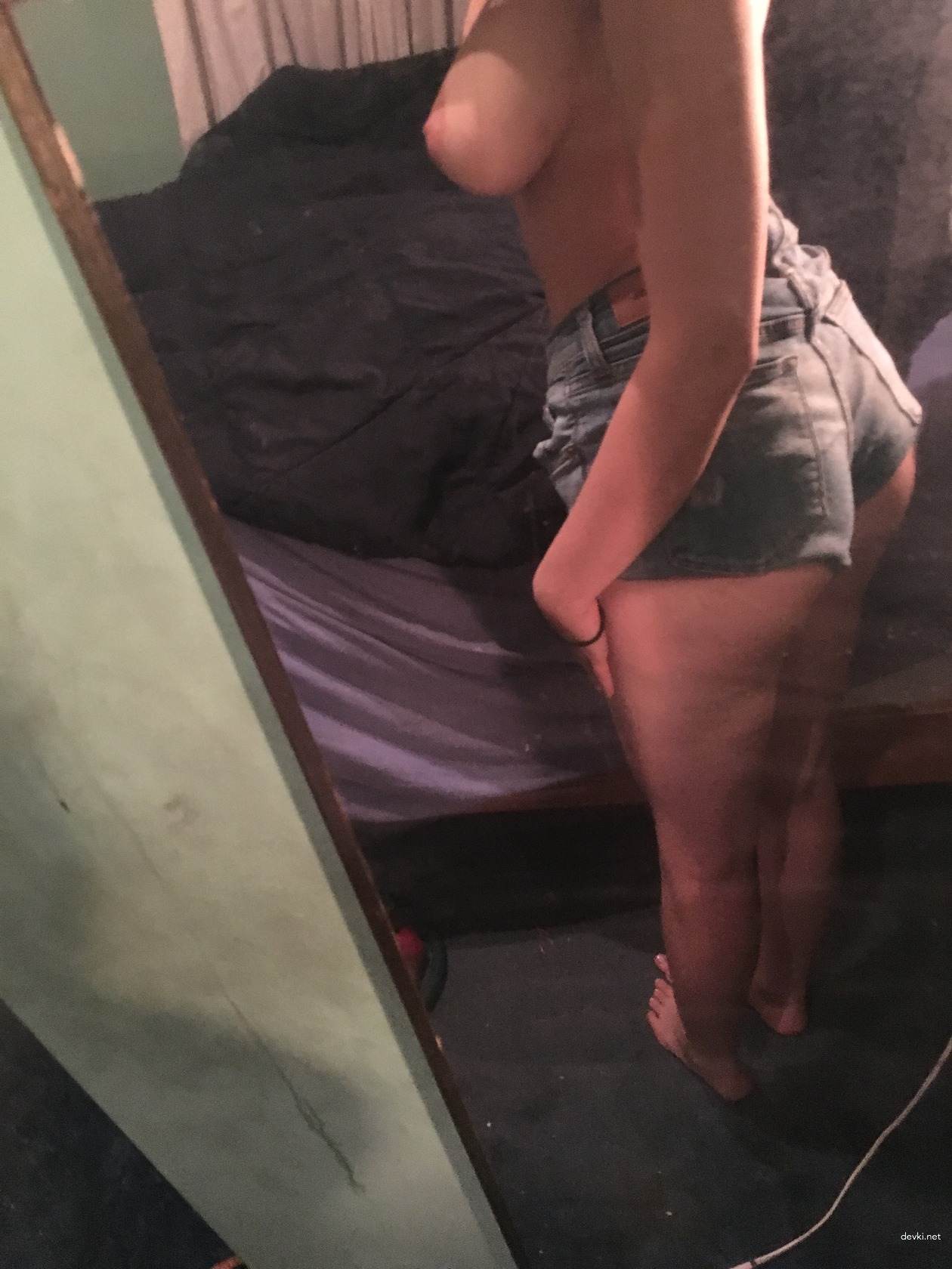 Amateur Photos of Busty Babe - Explicit Content for Adults