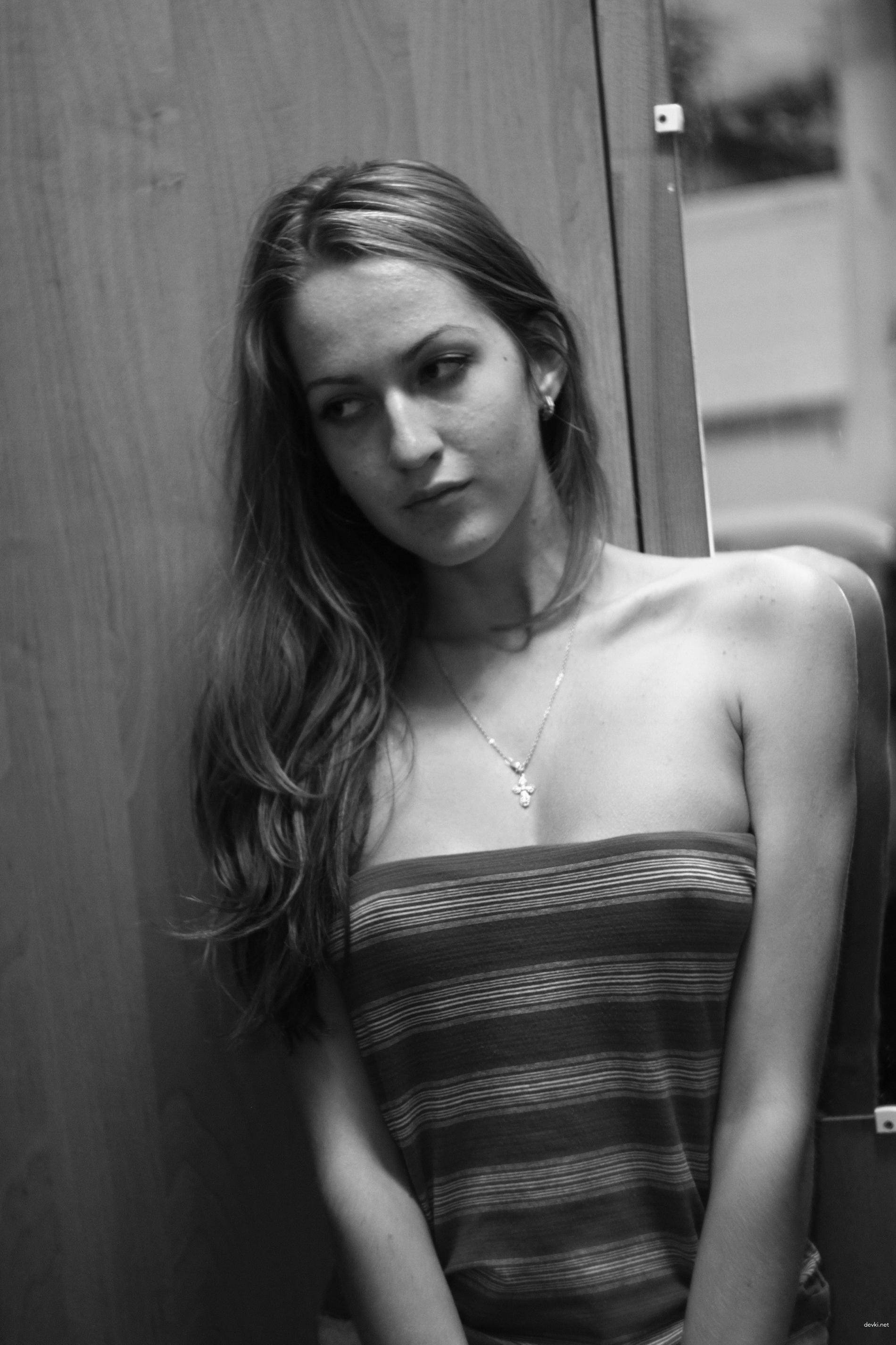 Amateur Friends Explicitly Photographing Each Other: Bold and Unfiltered!
